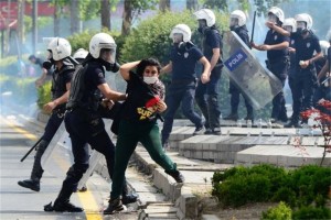 turkse-politie-weer-in-de-clinch-met-demonstranten-id4553119-1000x800-n